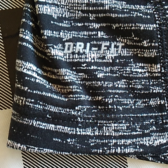 Nike Dri Fit running top - Picture 7 of 7